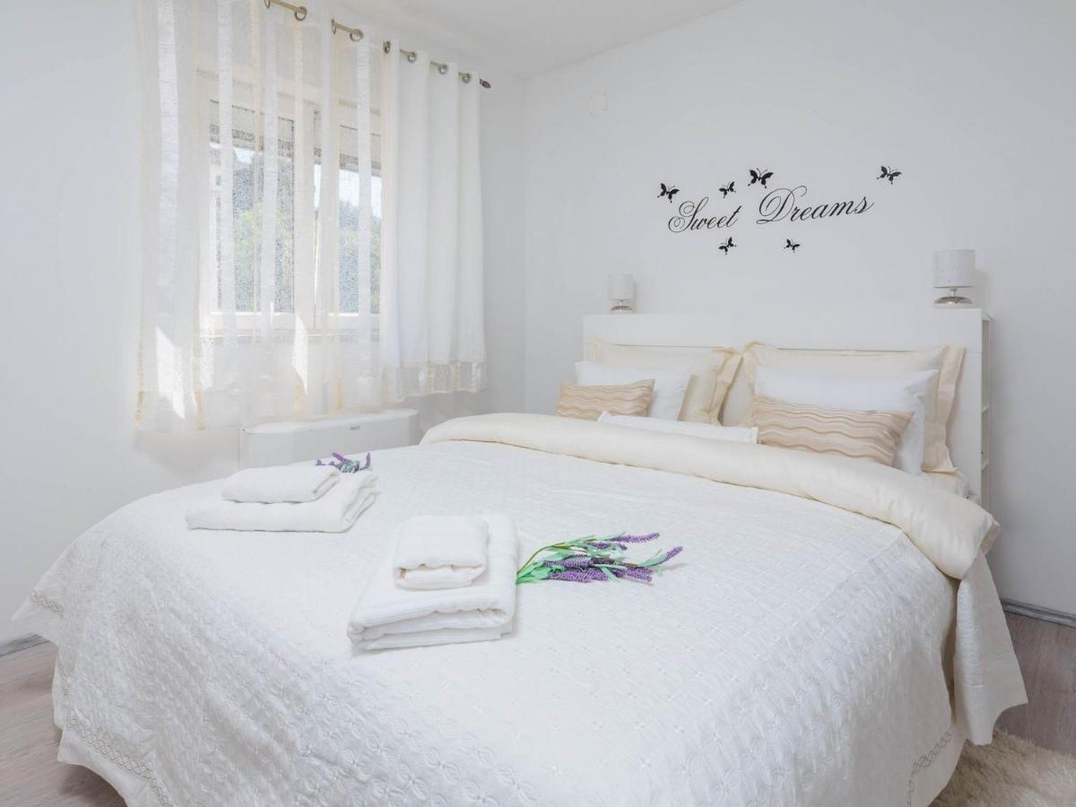Apartment Lana St Supetar Exterior photo