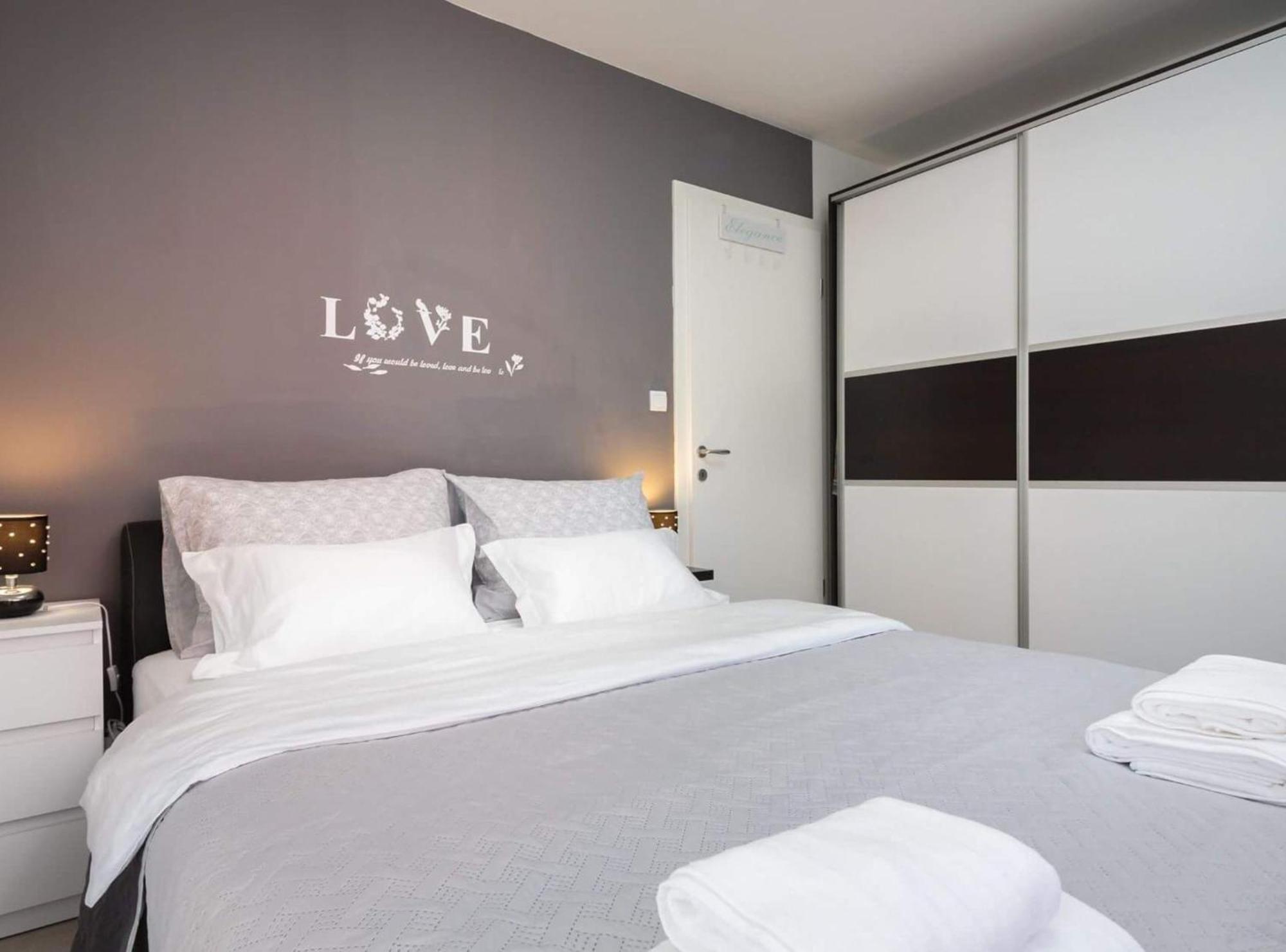 Apartment Lana St Supetar Exterior photo
